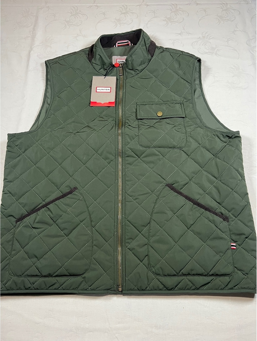 NEW $139 HUNTER Quilted Vest Army Green Corduroy Collar & Accents Size XL